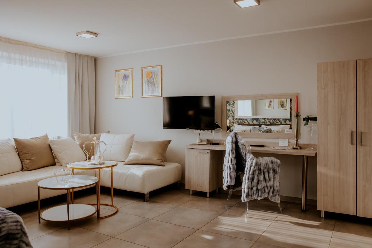 Hotel Greys Polonia Zasutowo ภายนอก รูปภาพ