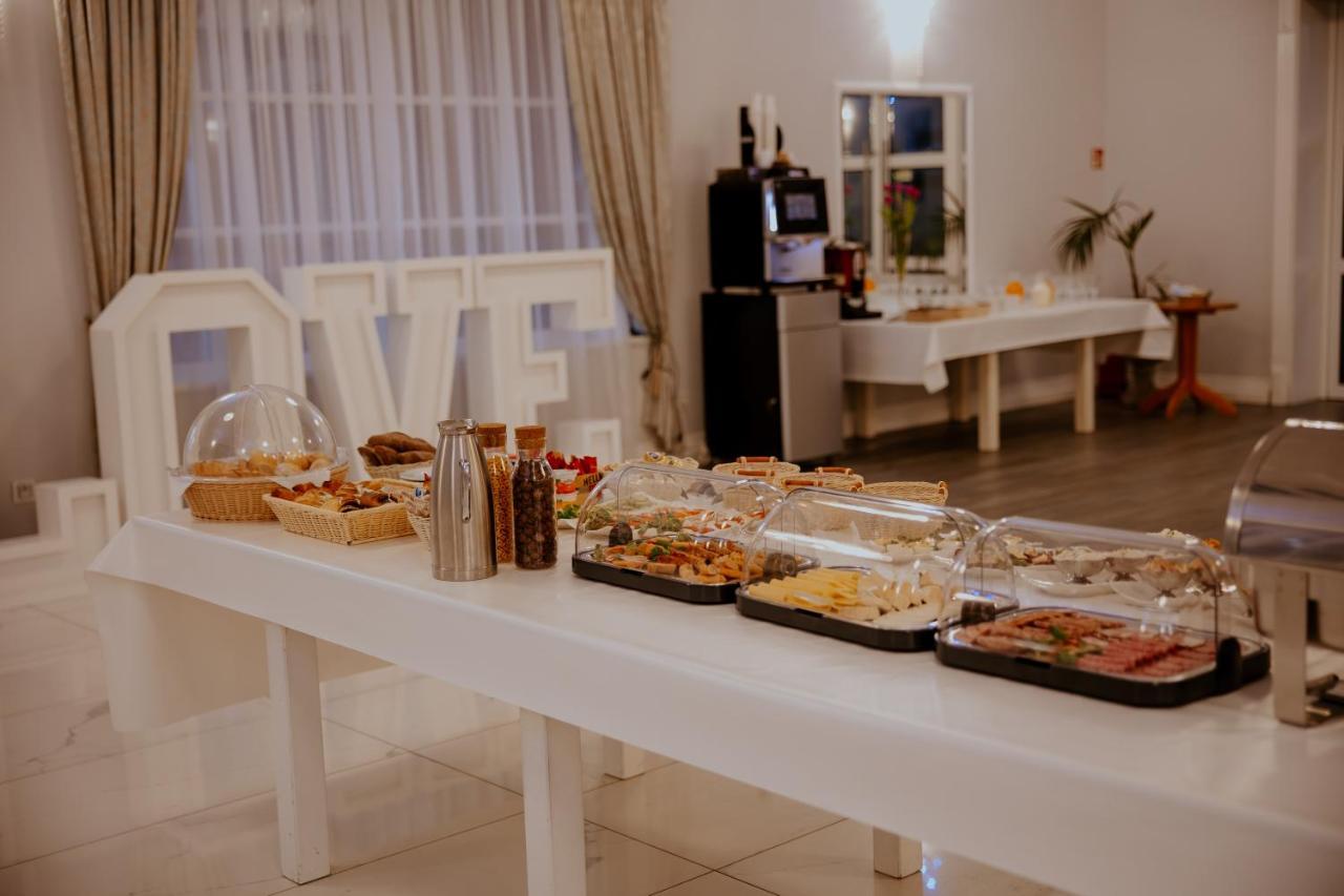 Hotel Greys Polonia Zasutowo ภายนอก รูปภาพ