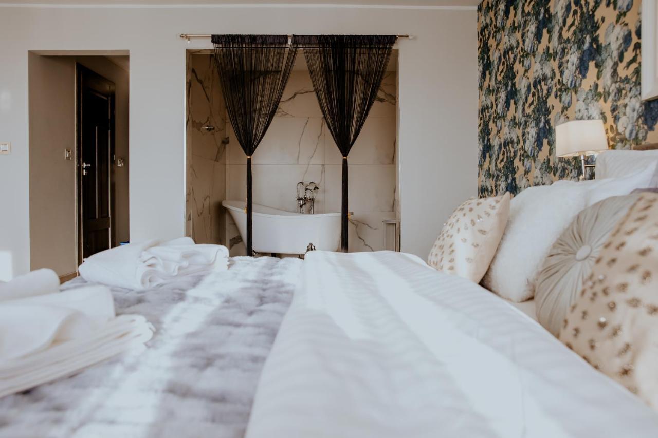 Hotel Greys Polonia Zasutowo ภายนอก รูปภาพ