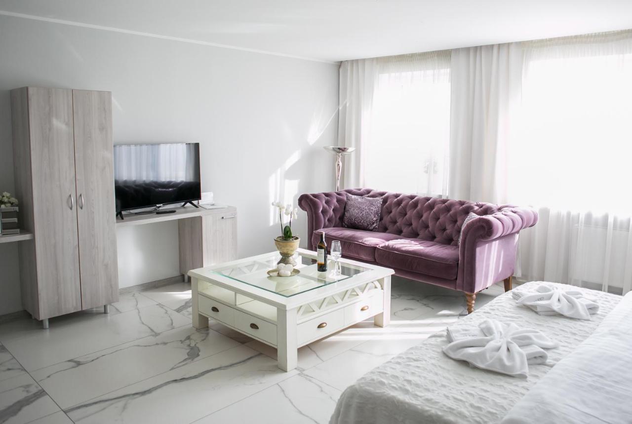 Hotel Greys Polonia Zasutowo ภายนอก รูปภาพ
